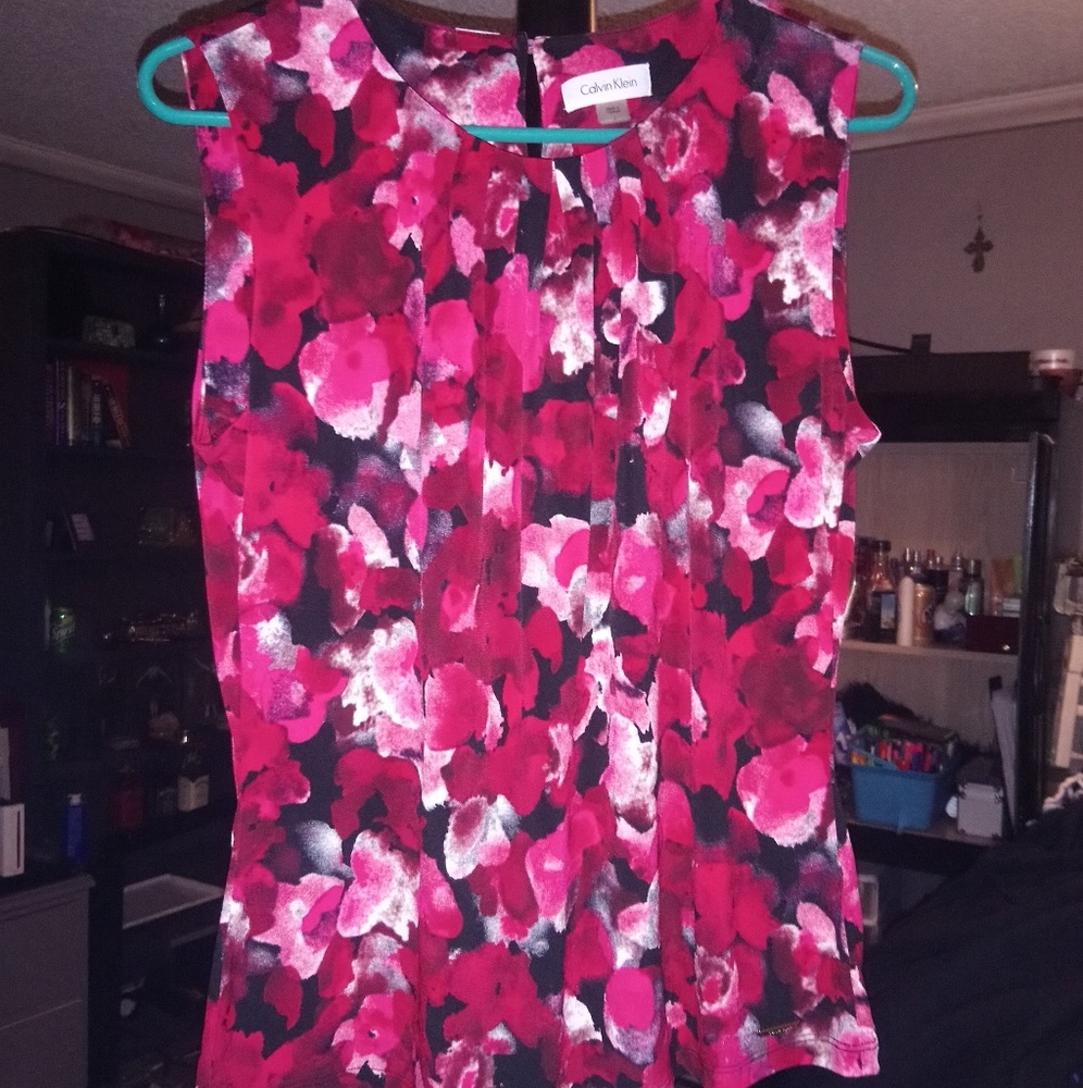 Sleeveless blouse